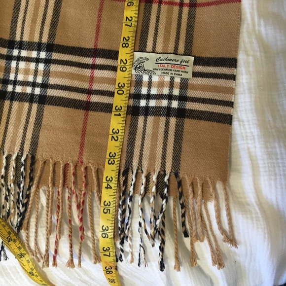 *SOLD* Cashmere feel scarf - Picture 7 of 7